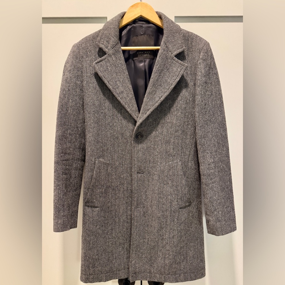 Zara Man Gray Herringbone Coat